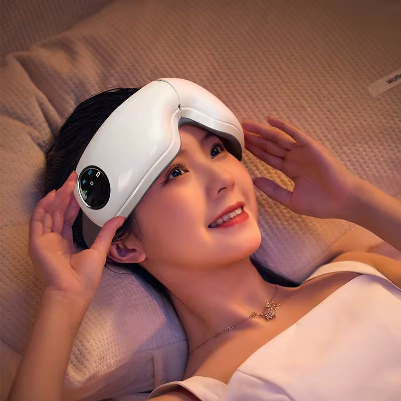 https://cdn.shopify.com/s/files/1/0777/4122/8329/files/eye-massaging-tool-3152668.jpg?v=1761118185